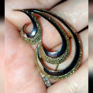 Vintage Gold and Silver Teardrop Brooch Smoke Free Home